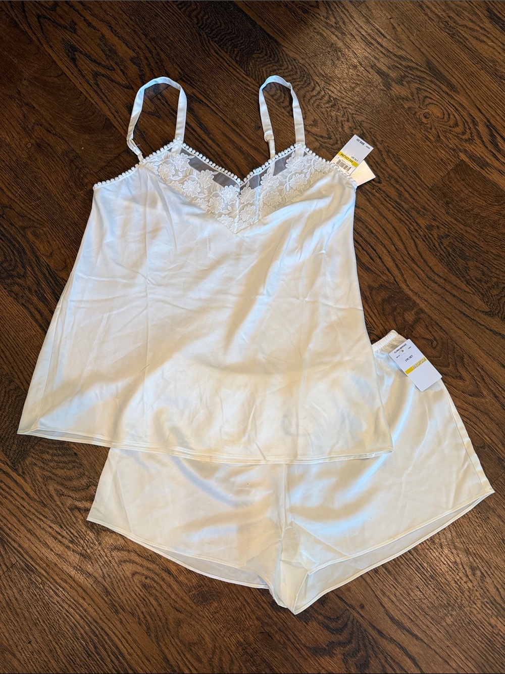 Flora Nikrooz White Lace-Trim Camisole & Shorts Sleep Set